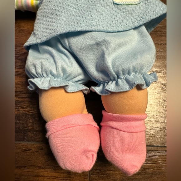 2004 Cabbage Patch Girl Doll Red Curly Hair, Blue Eyes Rare Collectible - Picture 5 of 16